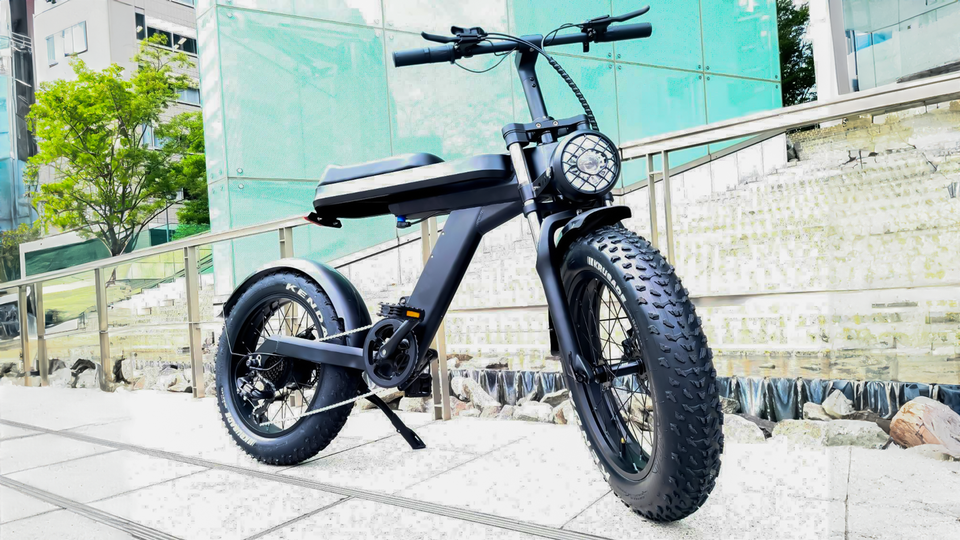 街にも映える近未来ワイルドな個性派電動アシスト自転車「AWB04」