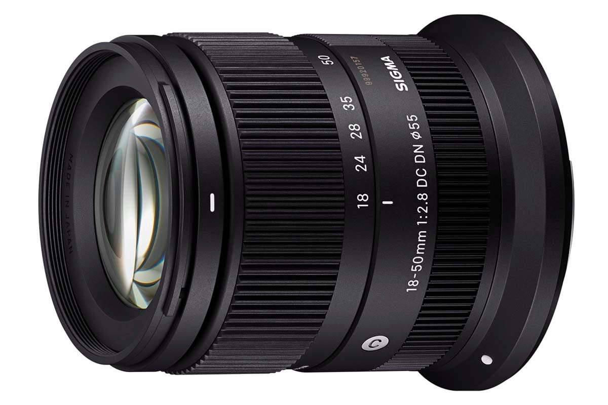 シグマ、RFマウント初の交換レンズ「18-50mm F2.8 DC DN」発売日決定