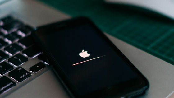 AppleがiPhoneでWindowsを動かせるアプリ「UTM」をリジェクトしてブロック