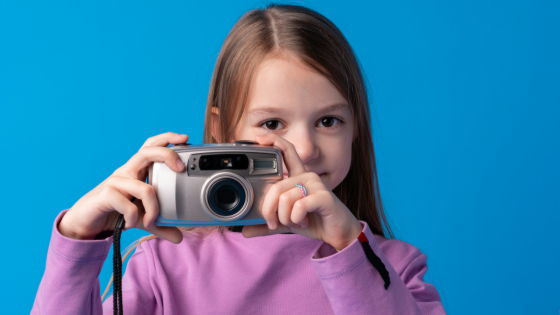 画像生成AIのStable Diffusionなどに使われるデータセット「LAION-5B」に同意のない子どもの写真が含まれており身元まで特定可能
