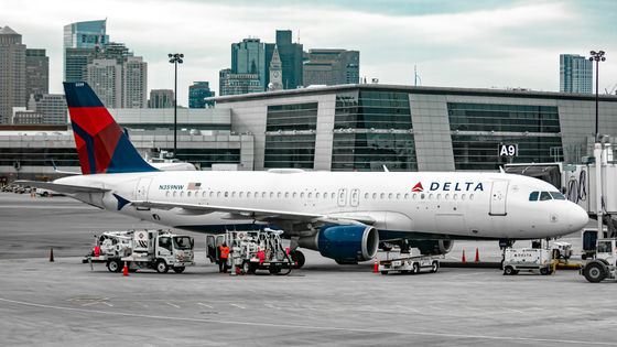 CrowdStrike問題で5000便以上が欠航になったデルタ航空が5億ドルの損害賠償請求へ