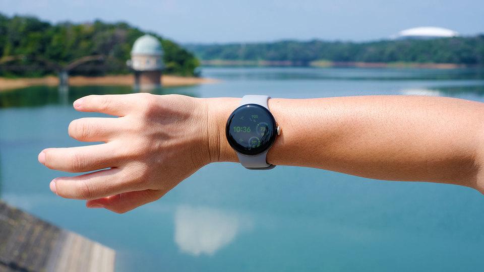 デザインの美しさとフィットネス機能の最適なブレンド。Google Pixel Watch 3レビュー