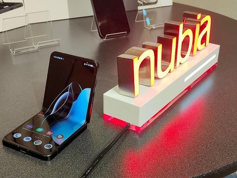 楽天モバイル、楽天回線対応製品にフォルダブルスマホ「nubia Flip 5G」を追加！相互接続性試験完了で緊急地震速報などのすべての機能が利用可能に