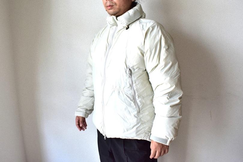 アウトドアブランドと寝具メーカーの限定コラボダウン「HAPPY JACKET」の実力をチェック