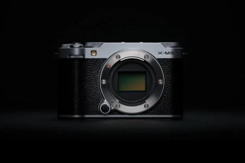 富士フイルムの動画機能強化型カメラ「X-M5」がデビュー