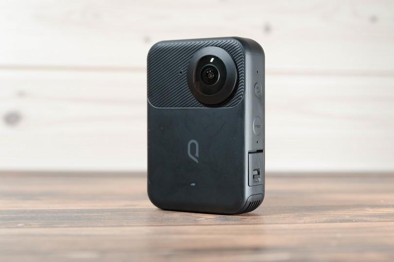 ポケットサイズで美しい360度動画/写真が撮れる。失敗しにくい全天球カメラ「Qoocam 3 Ultra」