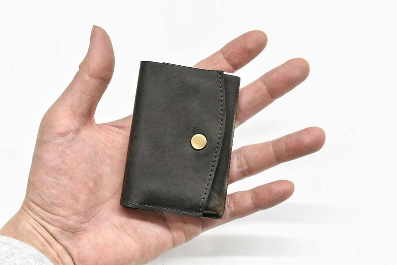 厚みわずか1cm！クレカと同じサイズのミニ財布「TIDY pocket」