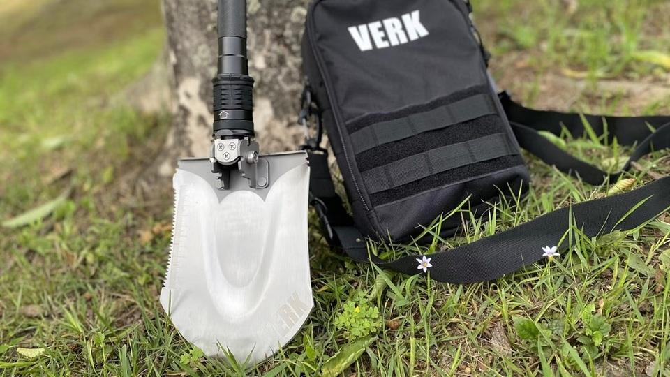 ショベルをはじめ23種類のツールを搭載した多機能ツール「VERK」