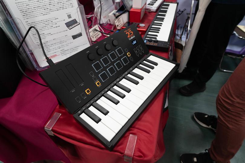 気分転換で作曲したいとき、折りたたみMIDIキーボードはいかがですか