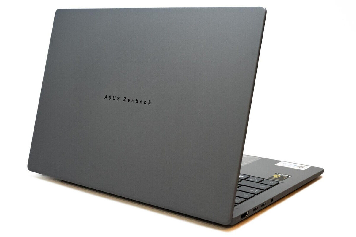 待望の薄型軽量「Snapdragon X Elite」搭載ノートPCがやってきた、「ZenBook SORA」レビュー