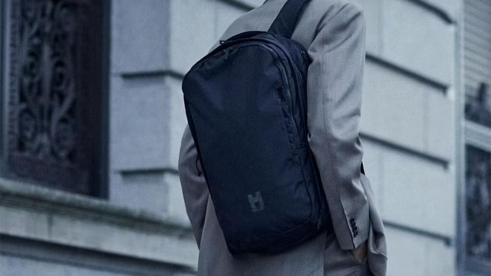 優れた収納力と機能性。行動力がアップする本格派の登山ブランドのバッグ