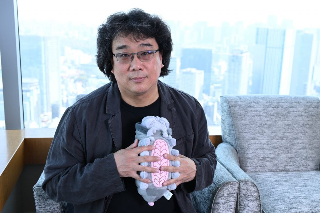 『ミッキー17』ポン・ジュノ監督インタビュー「ユーモアを使う時に何よりも大事なことは“ふてぶてしさ”」