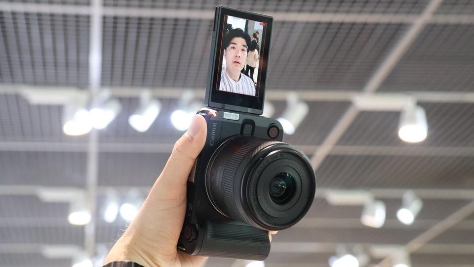 「EOS R50 V」は縦動画ミラーレスと言ってもいいかも