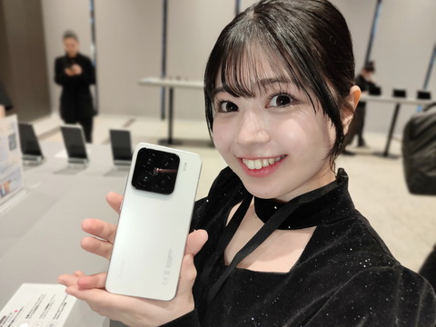 コンパクトハイエンドな新スマホ「Xiaomi 15」を写真と動画で紹介！3Dウェイブテクスチャを施した個性的なリキッドシルバーも【レポート】