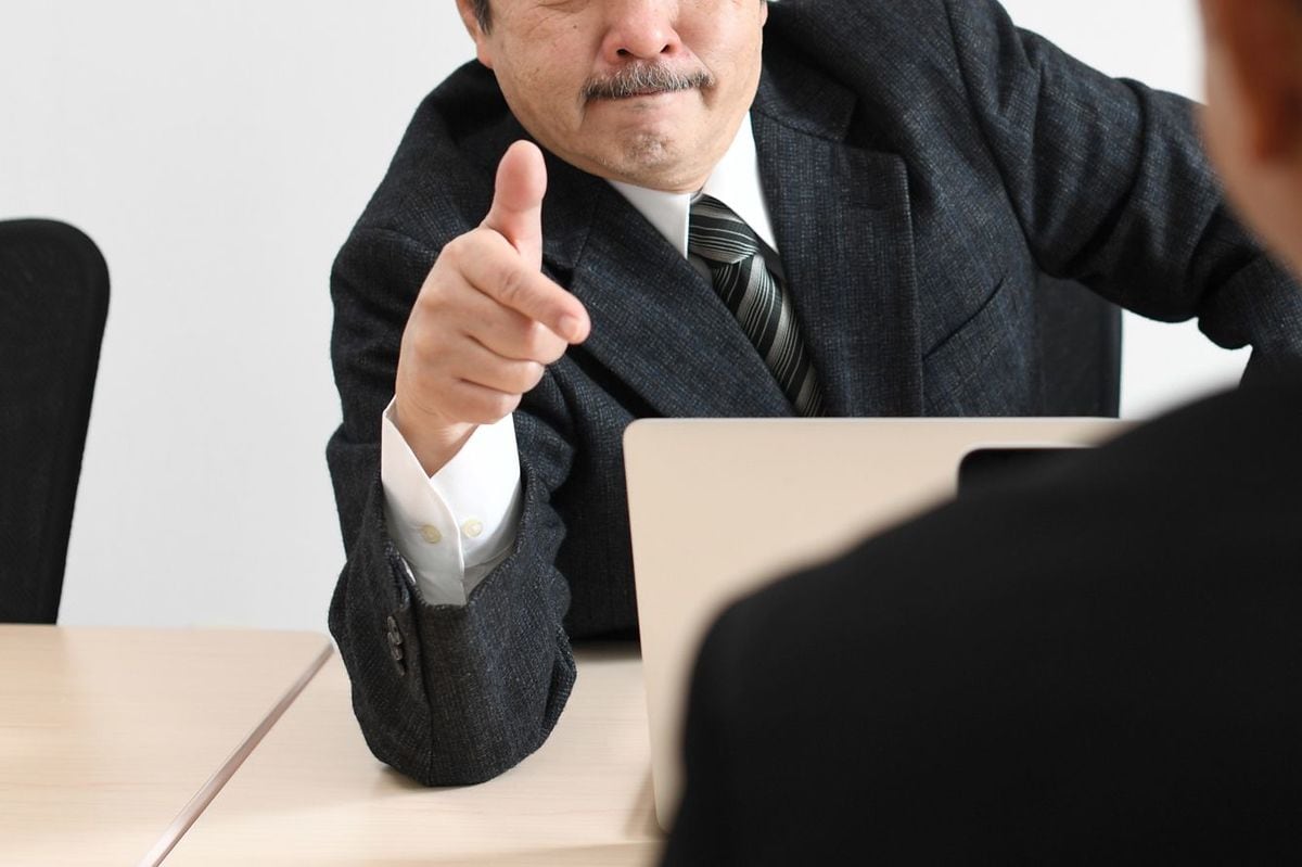 ノルマ未達者には四つん這いで"トンネル"をくぐらせる…退職代行「モームリ」も驚いた"モンスター上司"の実態
