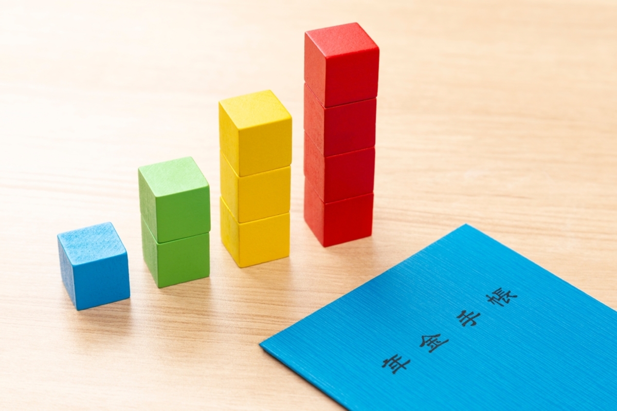 年金+月給などが「51万円超」なら年金額を調整されると聞きました。年金受給者で「51万円超」に該当する人はどのくらいいるのでしょうか?