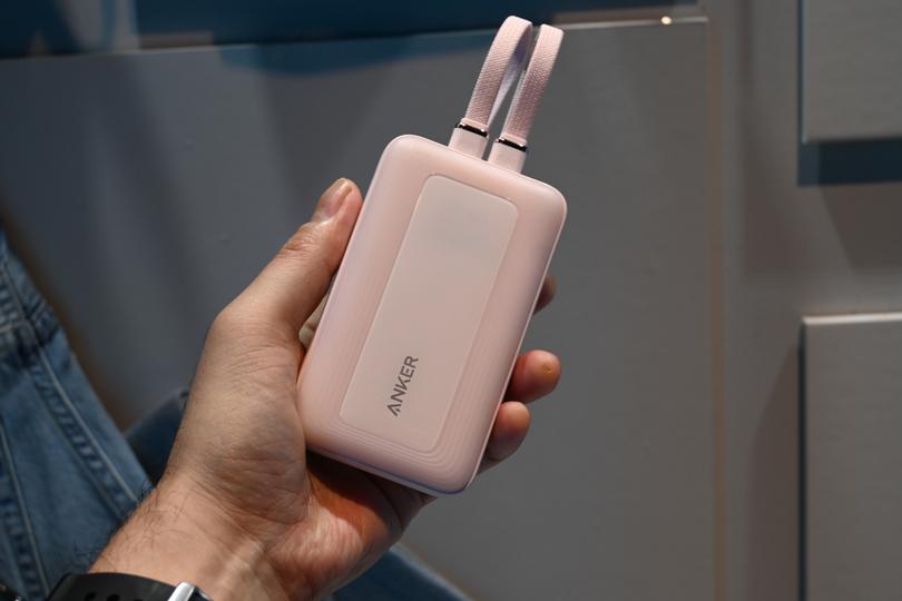 モバイルバッテリーのケーブル、1本じゃ足りないなら2本にすればいいじゃない
