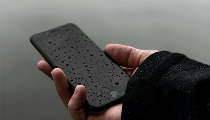 雨の日のスマホ、結露など意外な水没リスクにも注意!