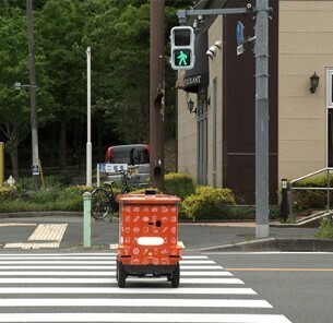 信号や横断歩道も自動認識の自動走行ロボでセブン-イレブン商品 – 南大沢エリアでロボット配送の大規模実証