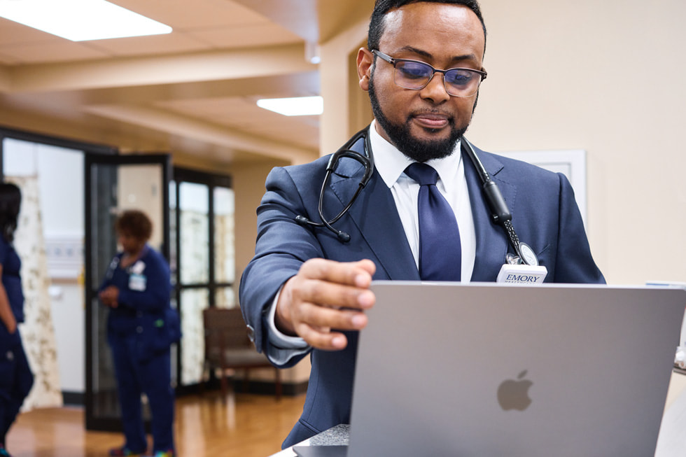 Apple製品がEmory Healthcareで医療を変革
