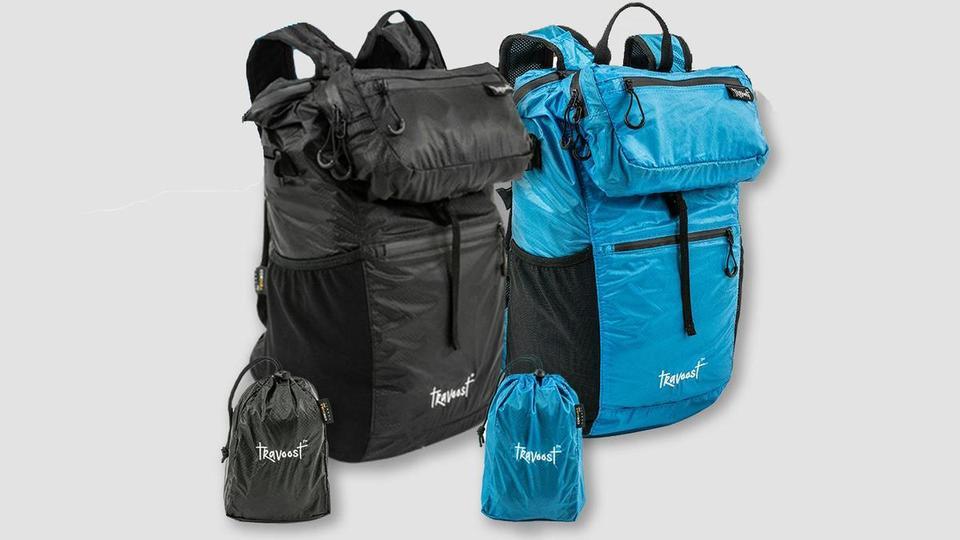 350ml缶サイズ→22Lへ。アウトドアや旅行に助かる超軽量耐水バックパック「THE ULTIMA 22」