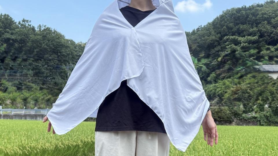 しっかり絞れば肌触りサラサラ。暑さ対策、今夏期待の新人「冷感アイスポンチョ」