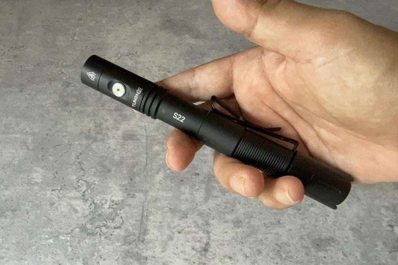 1円玉より細いスリムなLEDライト「TUNENGE S22」の実力をチェック