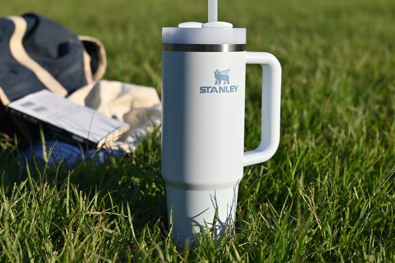 大バズリしたスタンレーのタンブラーは、耐久性と保冷性が桁違い