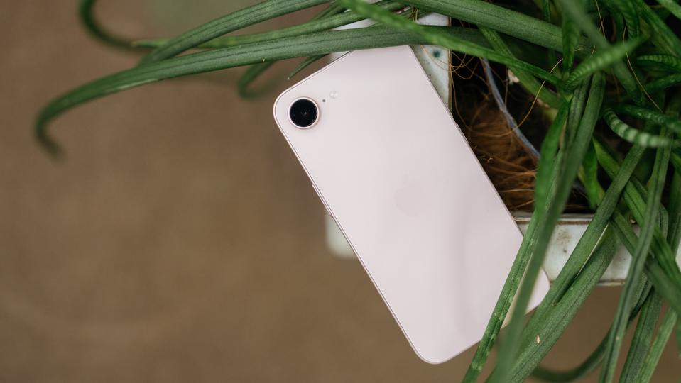 iPhone 17eを一言で表すなら「そうそう、こういうので良いんだよ」