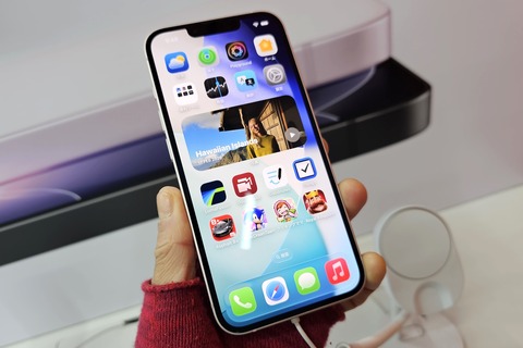 KDDI、iPhone 17eのau回線における最大通信速度を公表!5Gでは上下ともにiPhone 17シリーズと同じで下り4.4Gbps、上り252Mbpsに