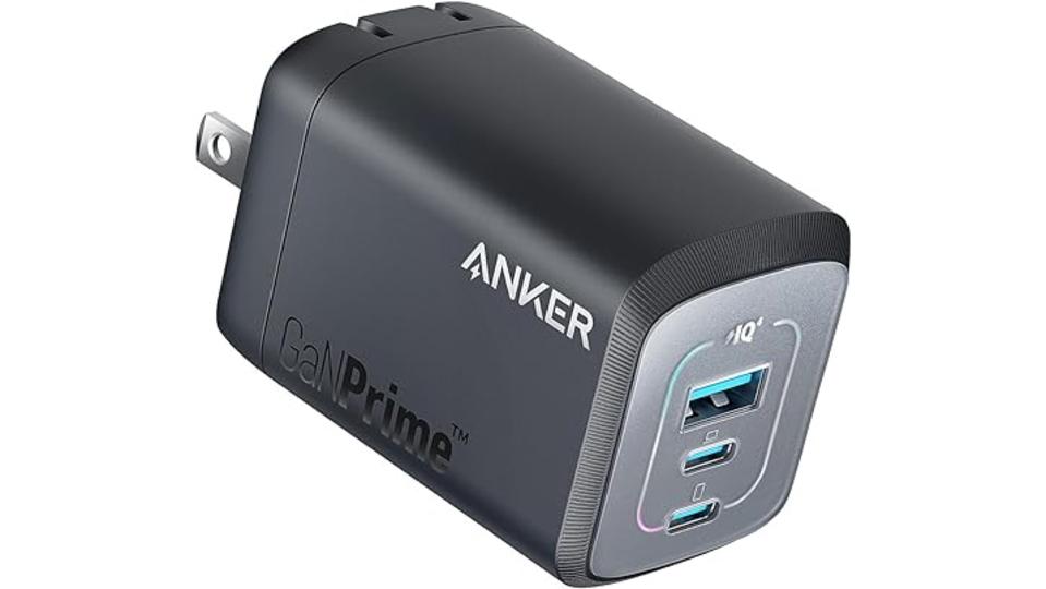 Ankerの3台同時急速充電器、荷物もストレスも減らす強い味方です
