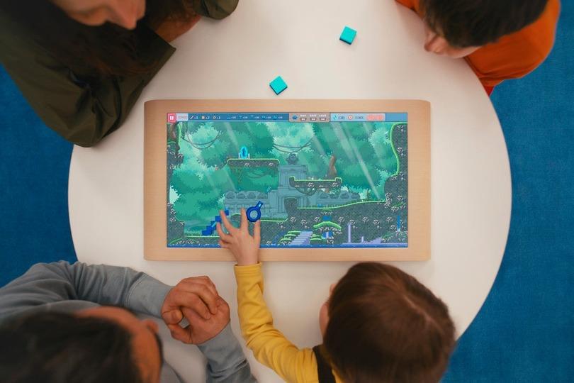 タブレットなのにアナログ操作。次世代型ボードゲームで盛り上がろう