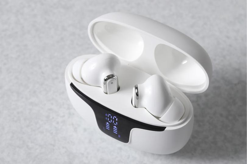 普段使いのイヤホンをAI翻訳機能付きにアップデート。150言語が自由自在、もう言葉の壁なんてない