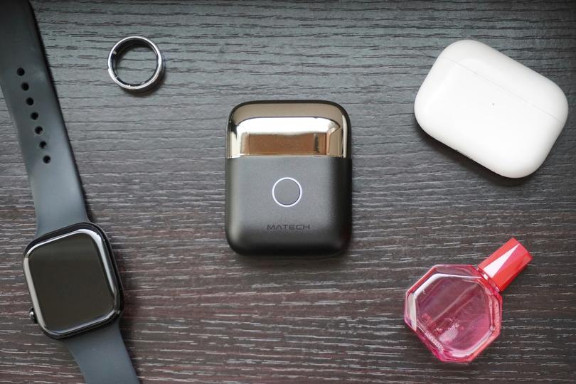 小さいは正義。AirPodsサイズの電動シェーバーで旅行のヒゲストレスが消える