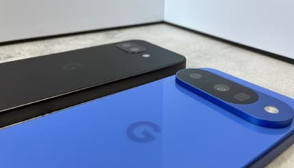 Pixel 9aとPixel 10、選ぶならどっち? 5万円の差を普段使いで比べてみた