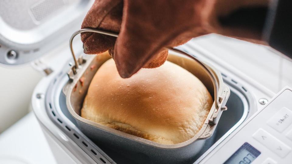 パナソニックの「小さなホームベーカリー」。パン作りが日常になる