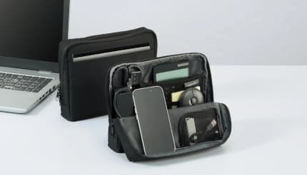 文具やガジェットの収納が進化! すっきり整理できる「スタンドツールポーチ」