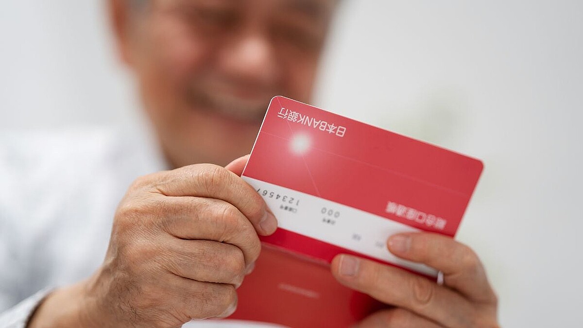 せっかくの節税枠をドブに捨てることに…60歳で退職金とiDeCoを「同時に受け取る」元会社員の末路。税金だけじゃなく、社会保険料も上がる「二重の落とし穴」【CFPが警鐘】